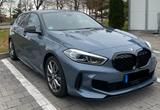 BMW M135i xDrive/Pano/HUD/HK/M Sport/2 Radsätze - BMW M-Modelle in München