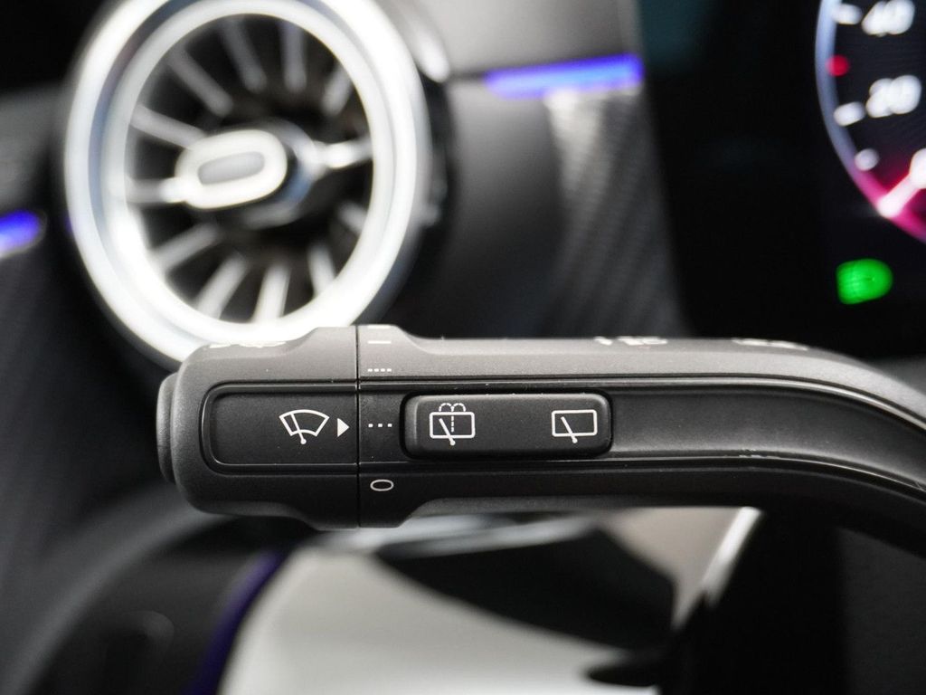 Mercedes-Benz CLA 180 Shooting Brake Star Edition Luxury Line