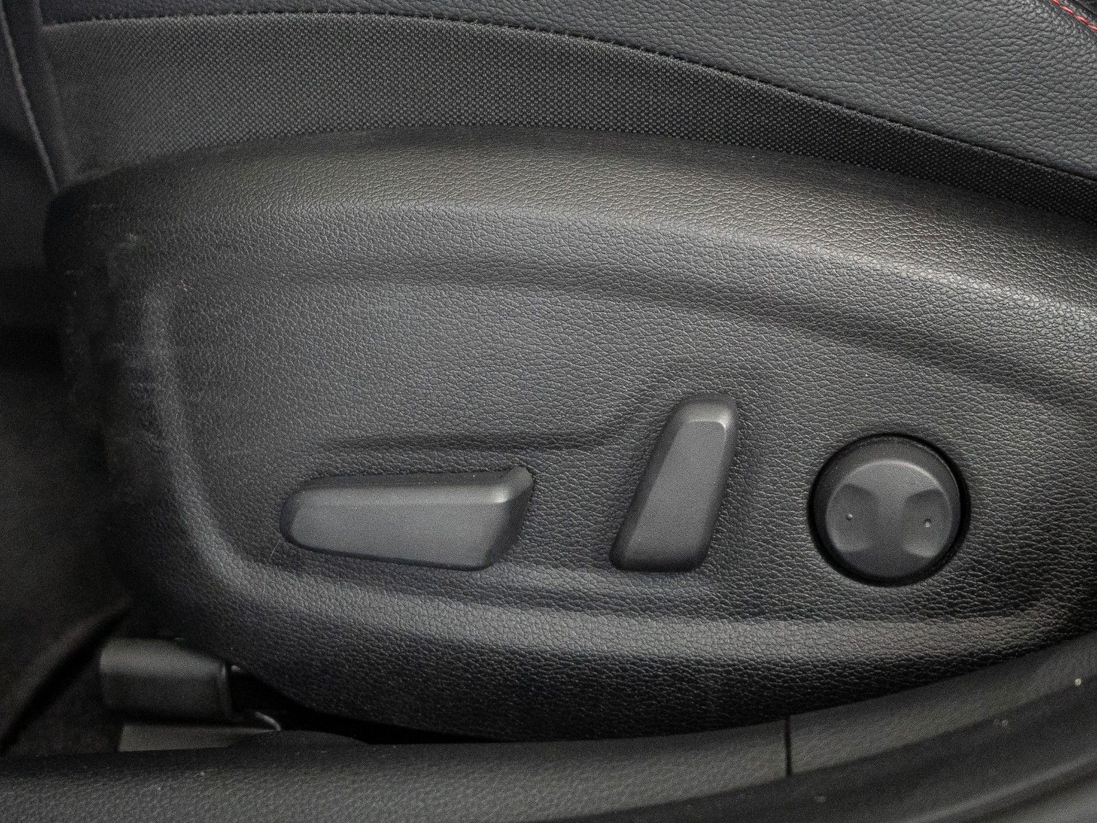 Fahrzeugabbildung Kia ProCeed GT AUTOM./PANO/SITZHZG./LENKRAD HZG./DAB