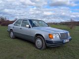 Mercedes-Benz E 200 TÜV neu originaler  Zustand 2 Hand  - Mercedes-Benz E 200 aus 1993