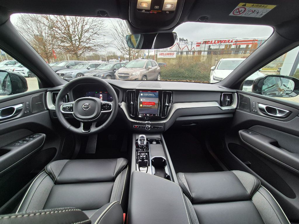 Fahrzeugabbildung Volvo XC60 B5 B AWD Plus Dark+BusinessPak.+AHZV+