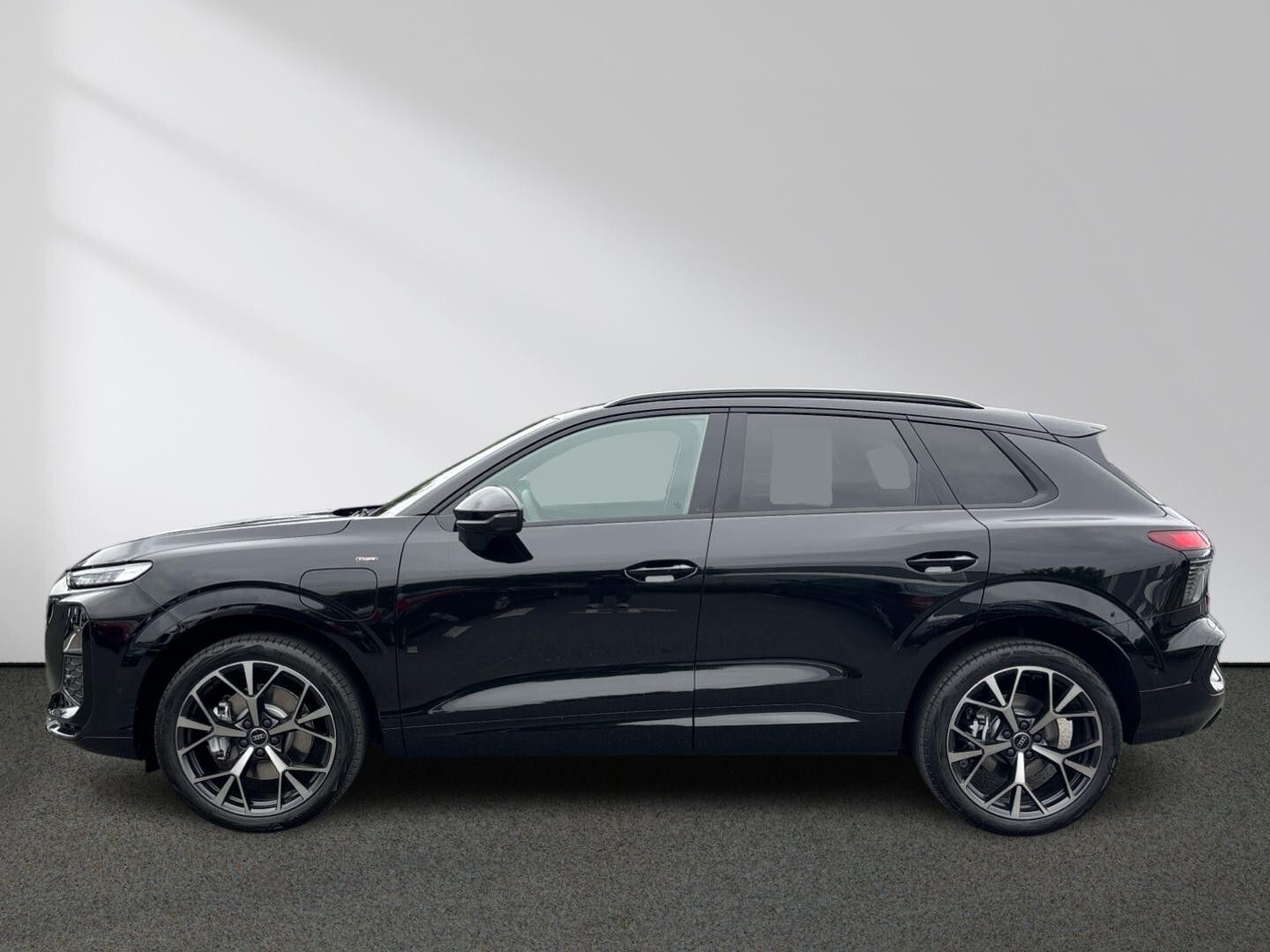Audi Q3 e-hybrid Tech plus Paket Matrix Panorama Navi imagem 2