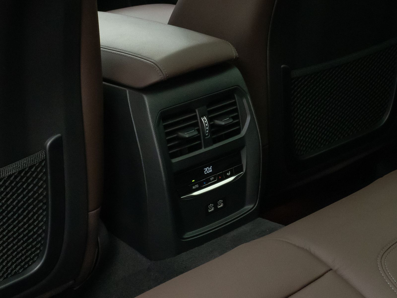 Fahrzeugabbildung BMW 320d M Sport Panorama Laser Kamera DAB HiFi 19"