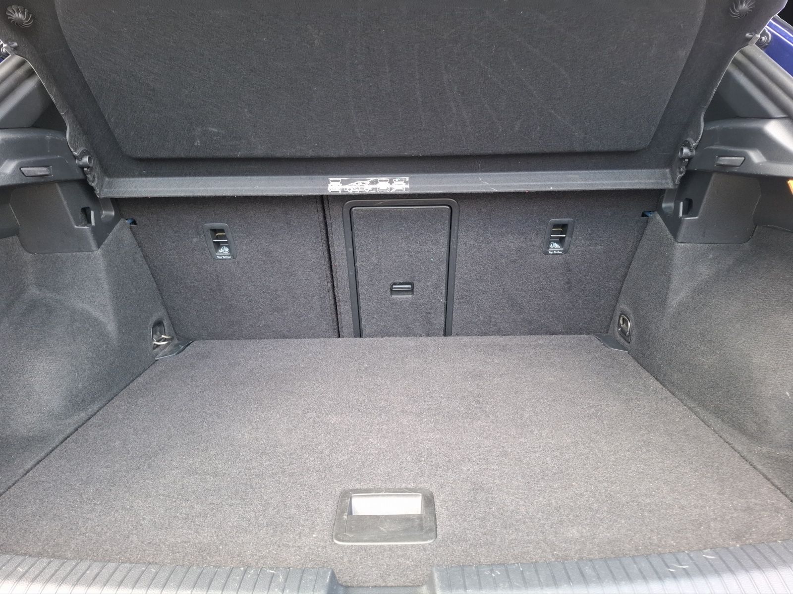 Fahrzeugabbildung Volkswagen T-Roc R DSG 4M LED Navi AID ACC RFK beats 19"