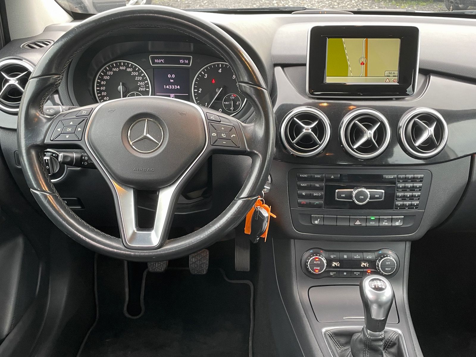 Fahrzeugabbildung Mercedes-Benz B 200 CDI Navi Xenon Tempo 8-fach Parkassis
