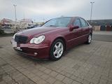 Mercedes-Benz C 240 4MATIC AVANTGARDE Avantgarde - Mercedes-Benz C 240: 4matic