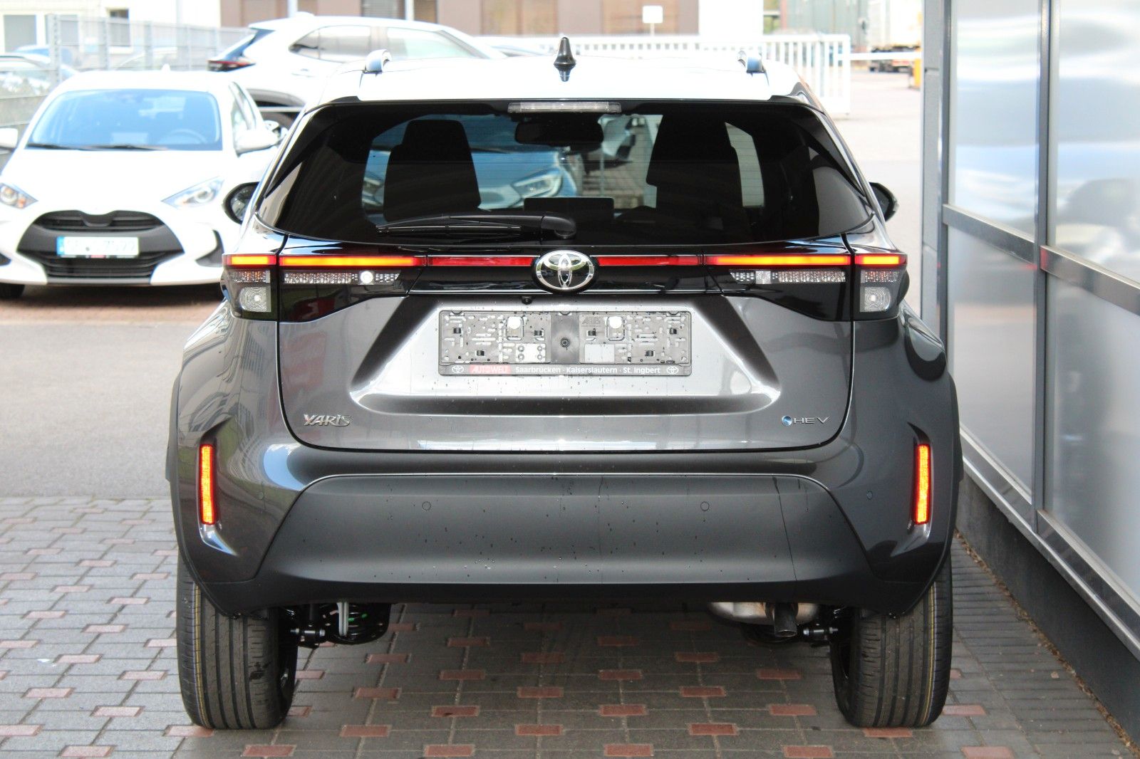 Fahrzeugabbildung Toyota Yaris Cross Hybrid Teamplayer + Winter-/Safety-P