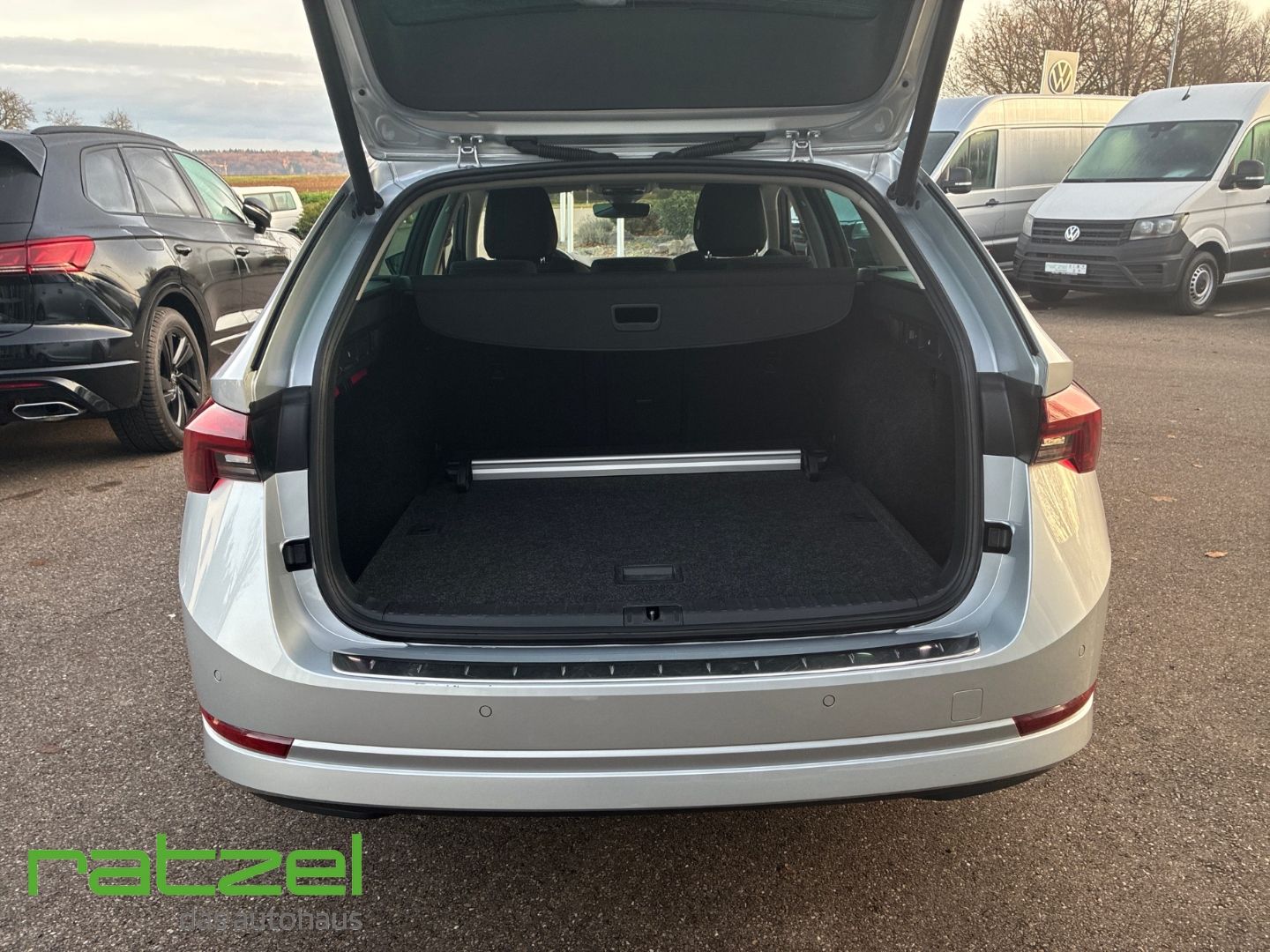 Fahrzeugabbildung SKODA Octavia Combi 1.5 TSI ACT e-TEC Style HUD AHK-kl