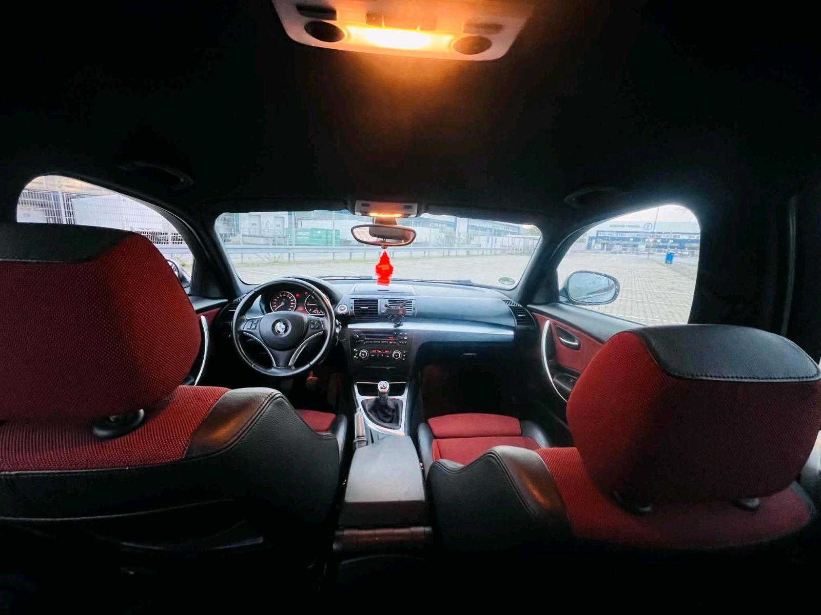 BMW 120 2009 — photo 7