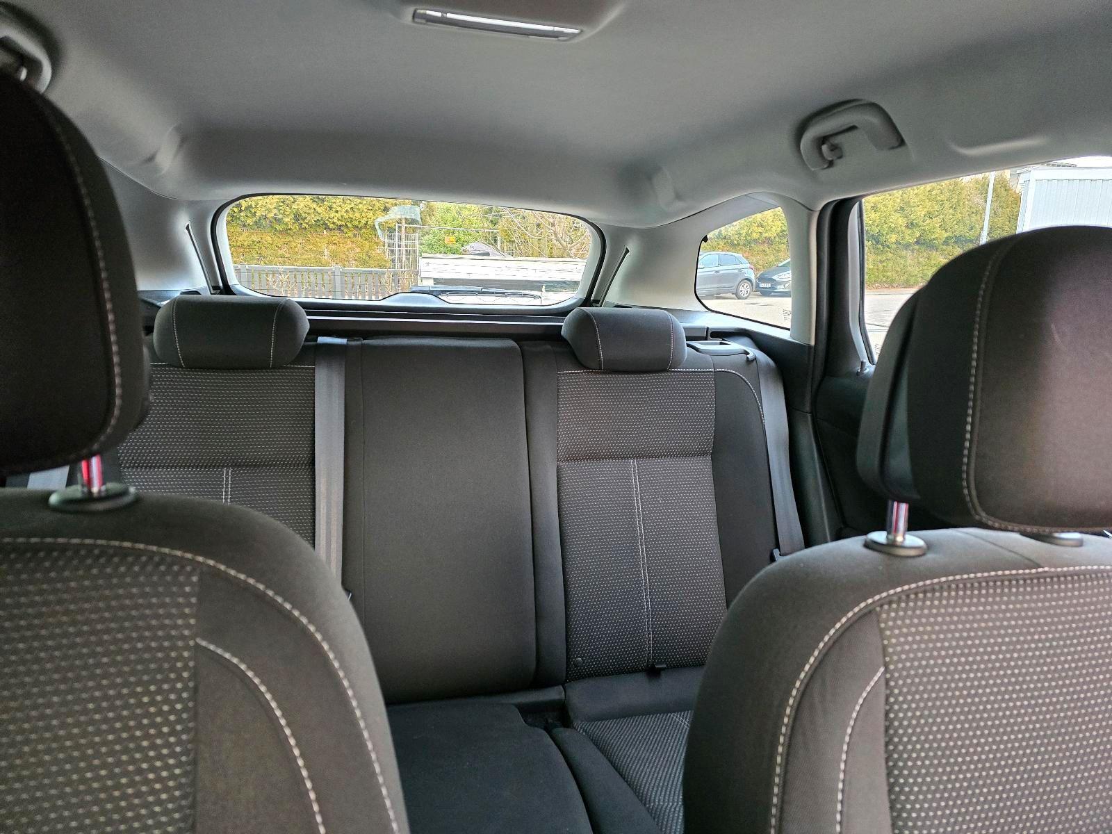 Opel Astra 2014 — photo 12