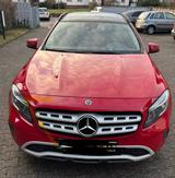 Mercedes-Benz GLA 180 - in sehr gutem Zustand, Erstzulassung M - rote Mercedes-Benz GLA 180