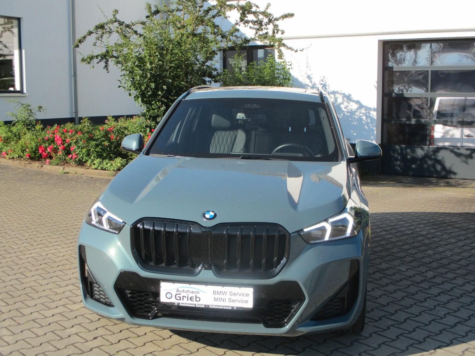 BMW X1 xDrive 23 i M Sport Panorama Harman Kardon ..