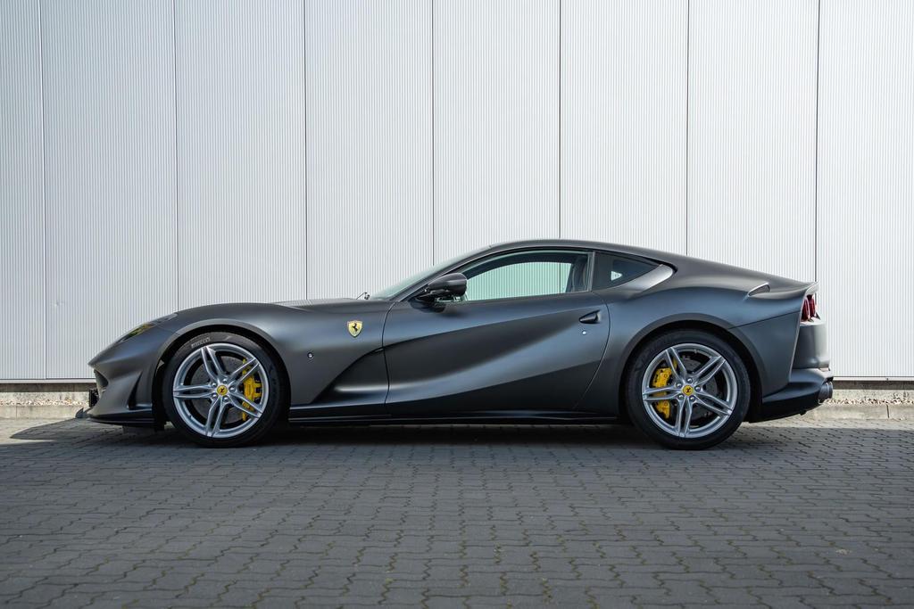 Ferrari 812