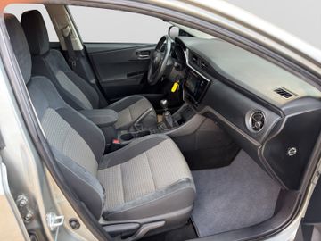 Toyota Auris - 11