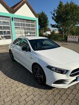 Mercedes-Benz A 250 e AMG MBUX+ Selbstlenkend Night JSGarantie - Mercedes-Benz Sel AMG