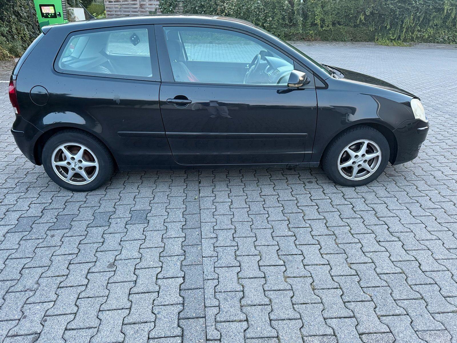 Volkswagen Polo 2006 — interior