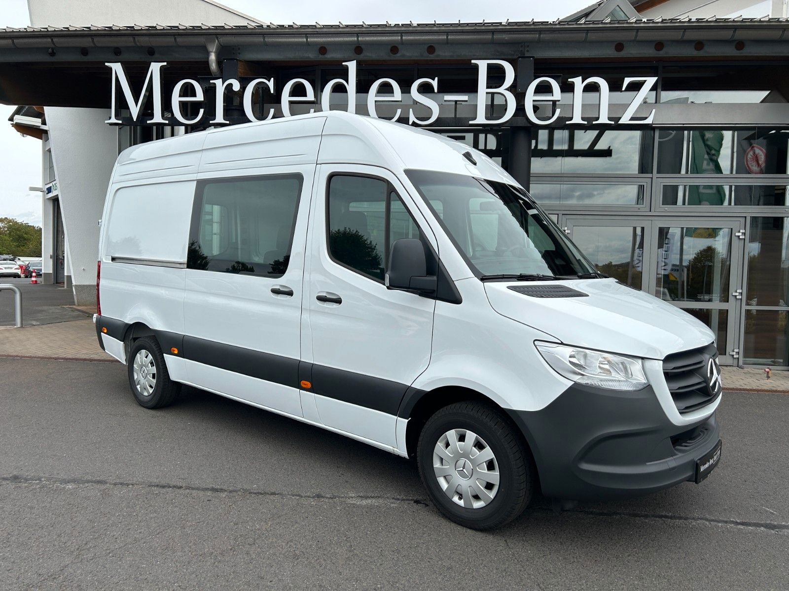Fahrzeugabbildung Mercedes-Benz Sprinter 317 CDI DoKa/Mixto Stdheiz AHK Kamera