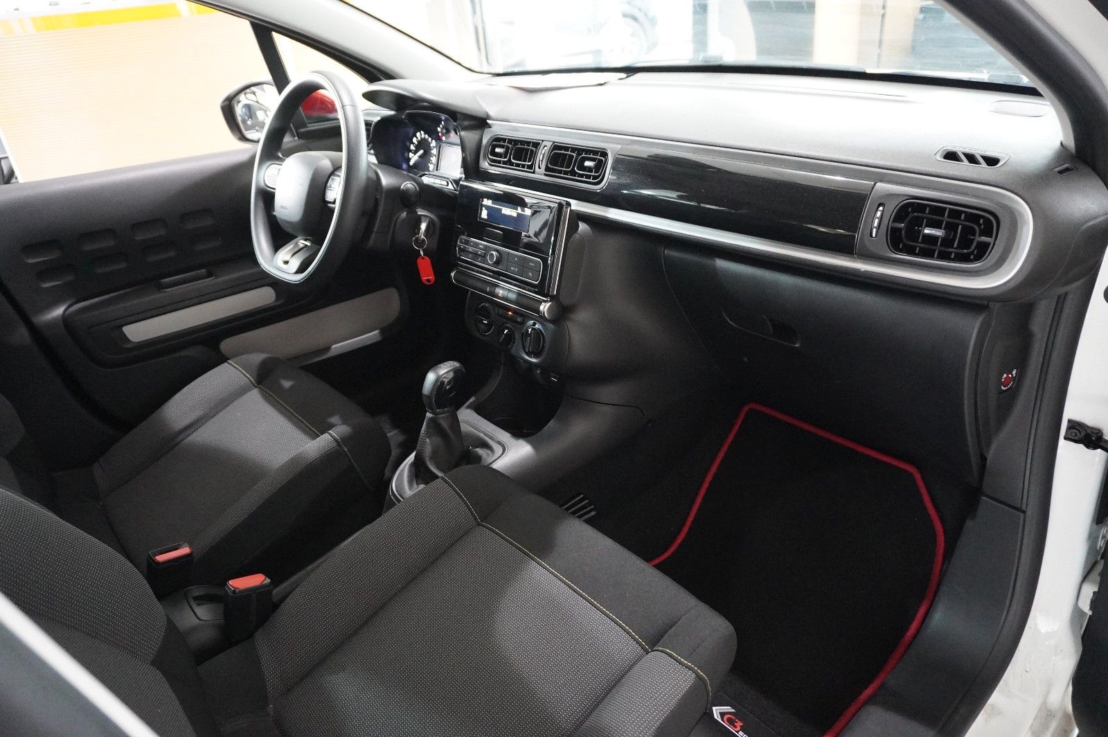 Fahrzeugabbildung Citroën C3 LIM. 1.2 FEEL LED/KLIMA/SHZ/PDC/TEMP./USB