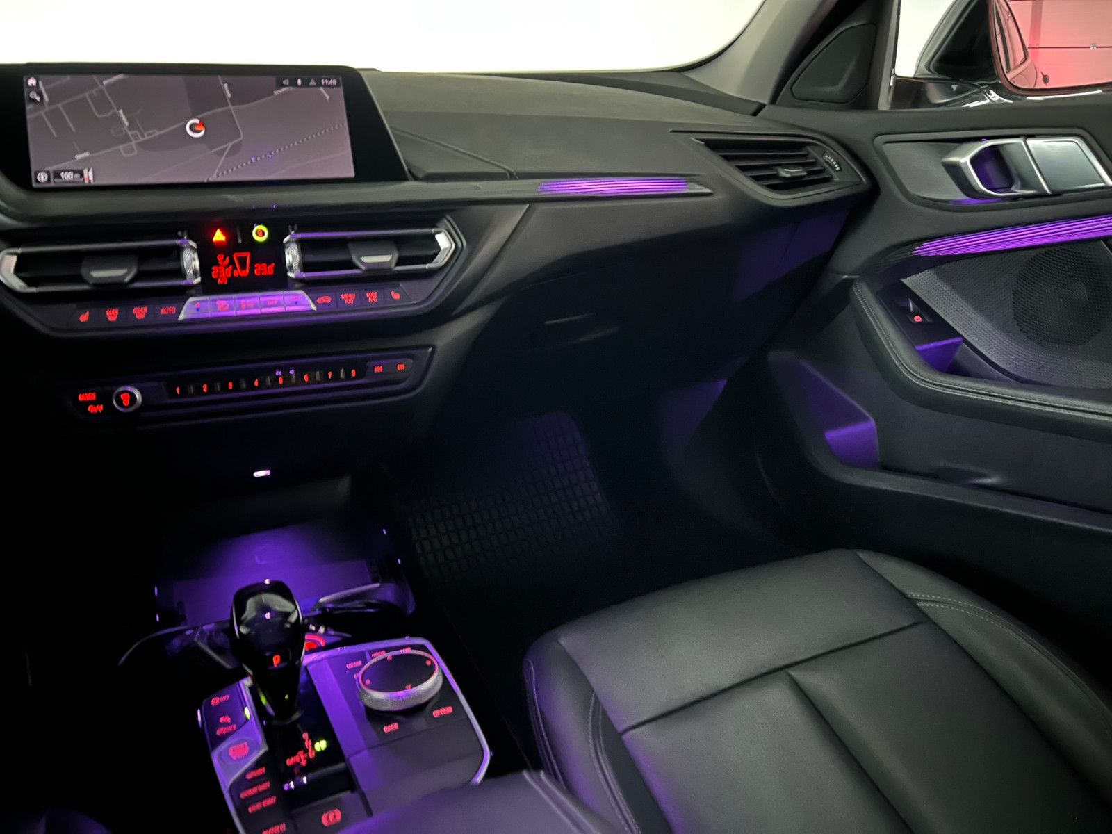 Fahrzeugabbildung BMW 120 d xDrive LUXURY LINE/LED/HuD/VRTL PIT/PANO