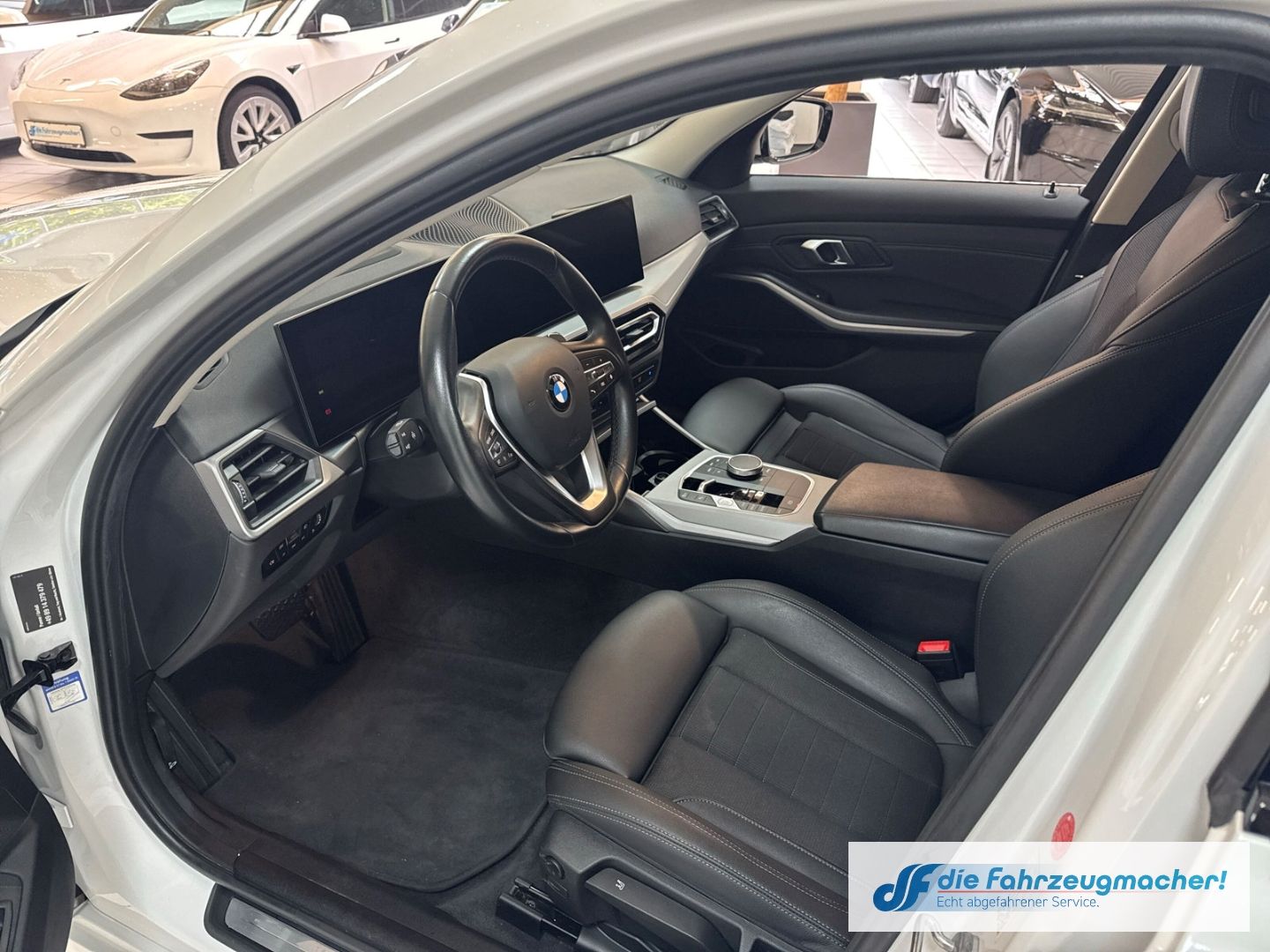 Fahrzeugabbildung BMW 320 d Touring Mild-Hybrid EU6d HUD Navi Digitale