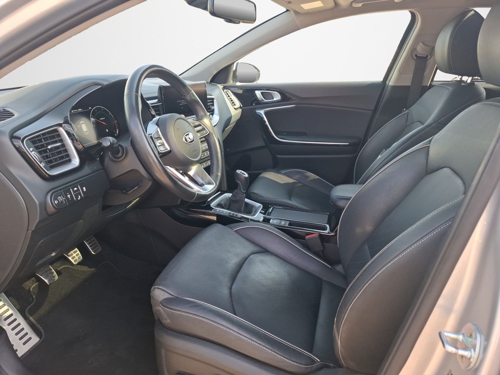 KIA Ceed 1.6 CRDi Mild Hybrid Platinum Edition / SCH - Image 9