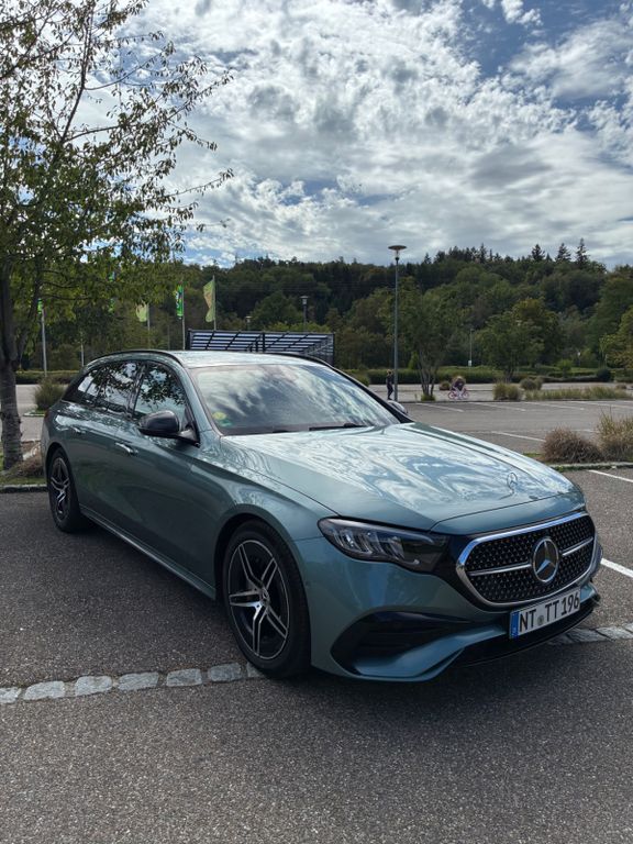 Image of Mercedes-Benz E 220