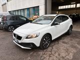 Volvo V40 Cross Country D2 Business Plus - weiße Volvo V40 Cross Country