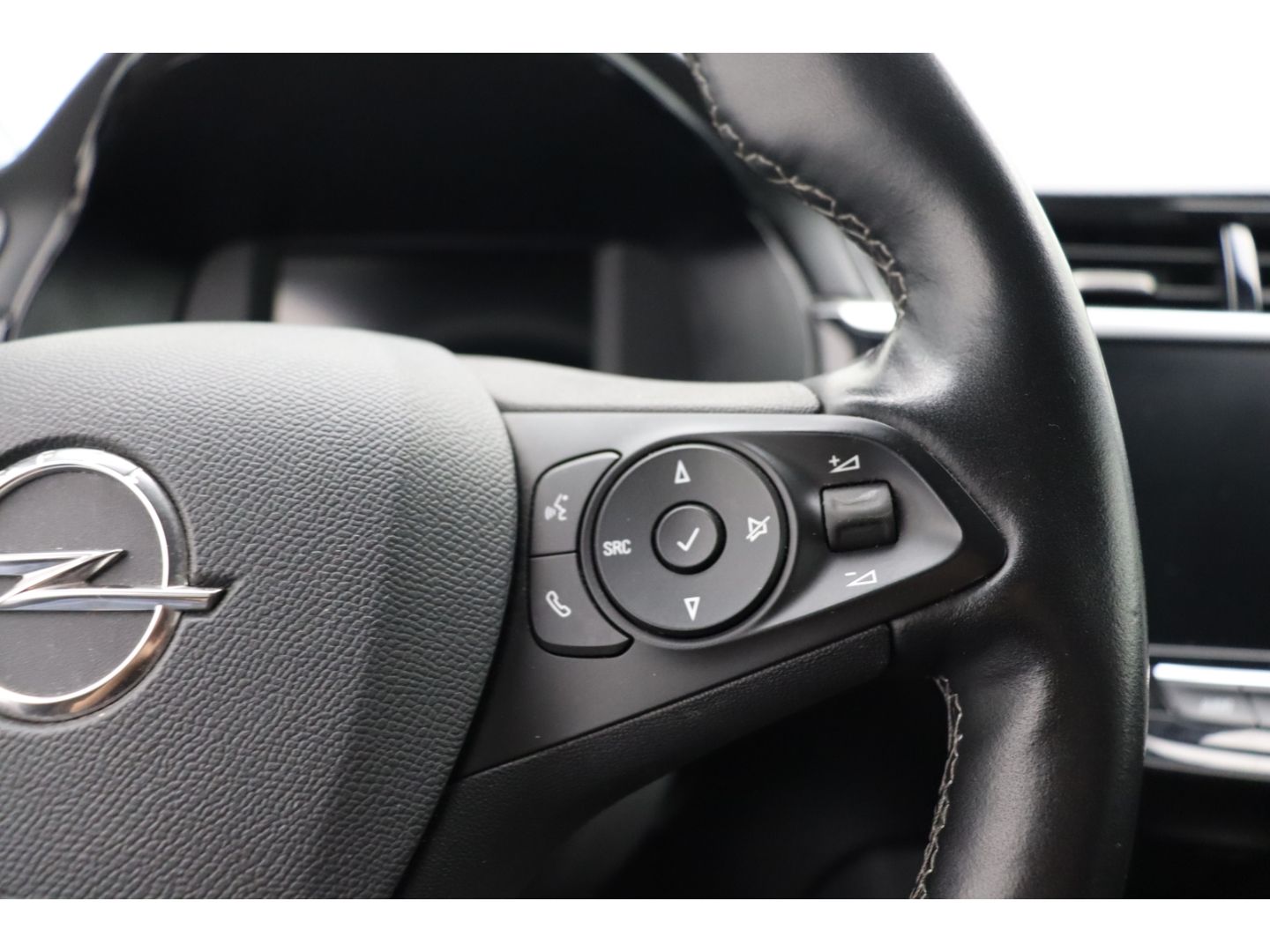 Fahrzeugabbildung Opel Corsa-e Corsa F e Elegance Kamera Sitzheizung