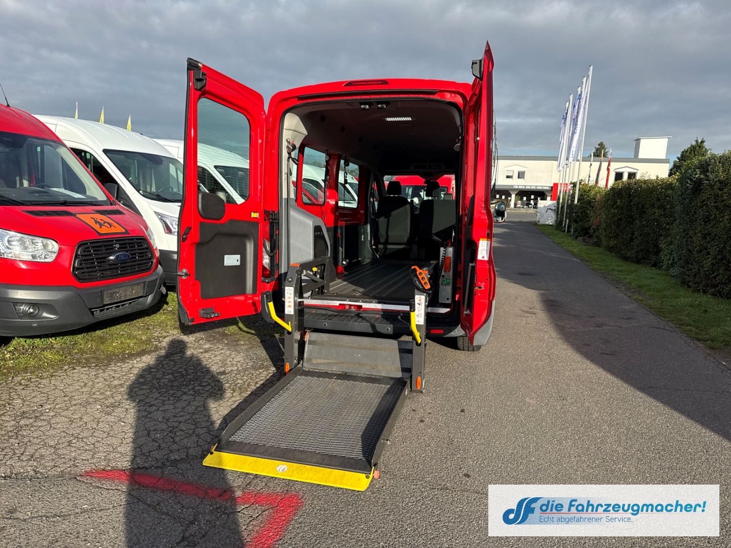 Fahrzeugabbildung Ford Transit Kombi 350 L3 Trend StandHZG *8431
