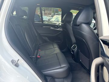 BMW iX3 M SPORT Gestiksteuerung Head-Up HK HiFi DAB
