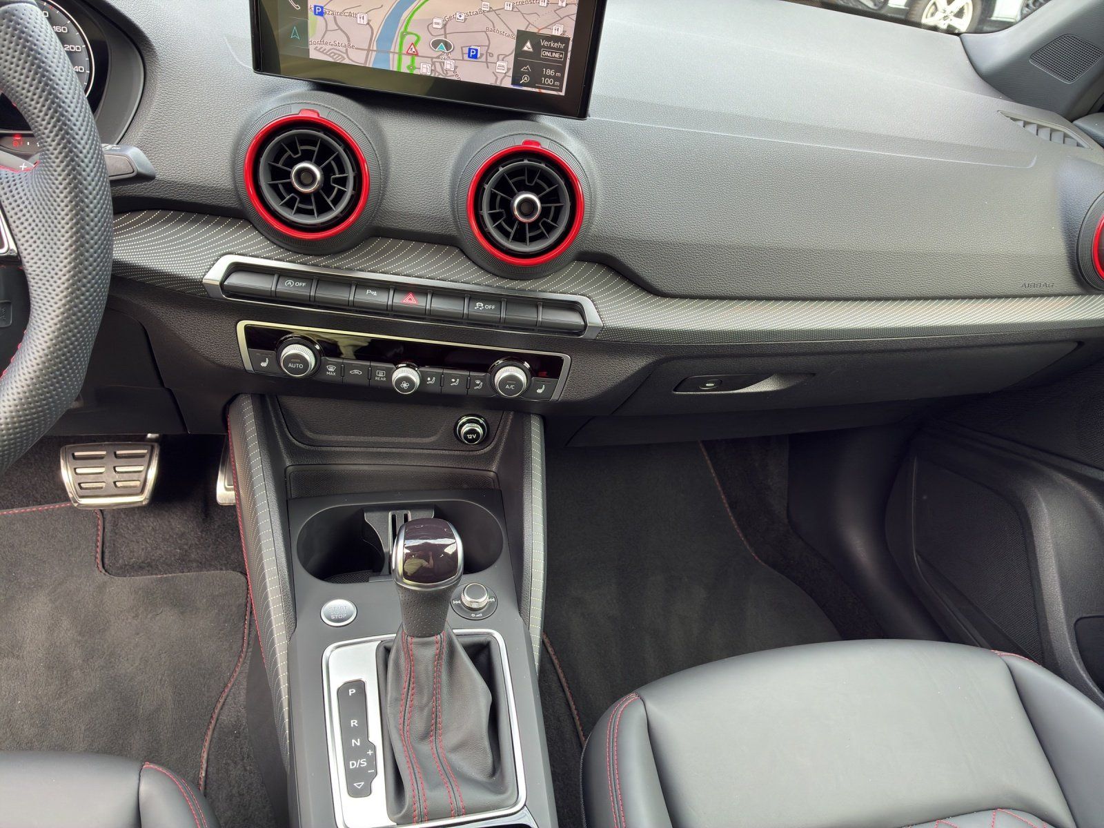 Fahrzeugabbildung Audi Q2 35 1.5 TFSI S-Line AHK,Kamera,LED,Leder,Navi