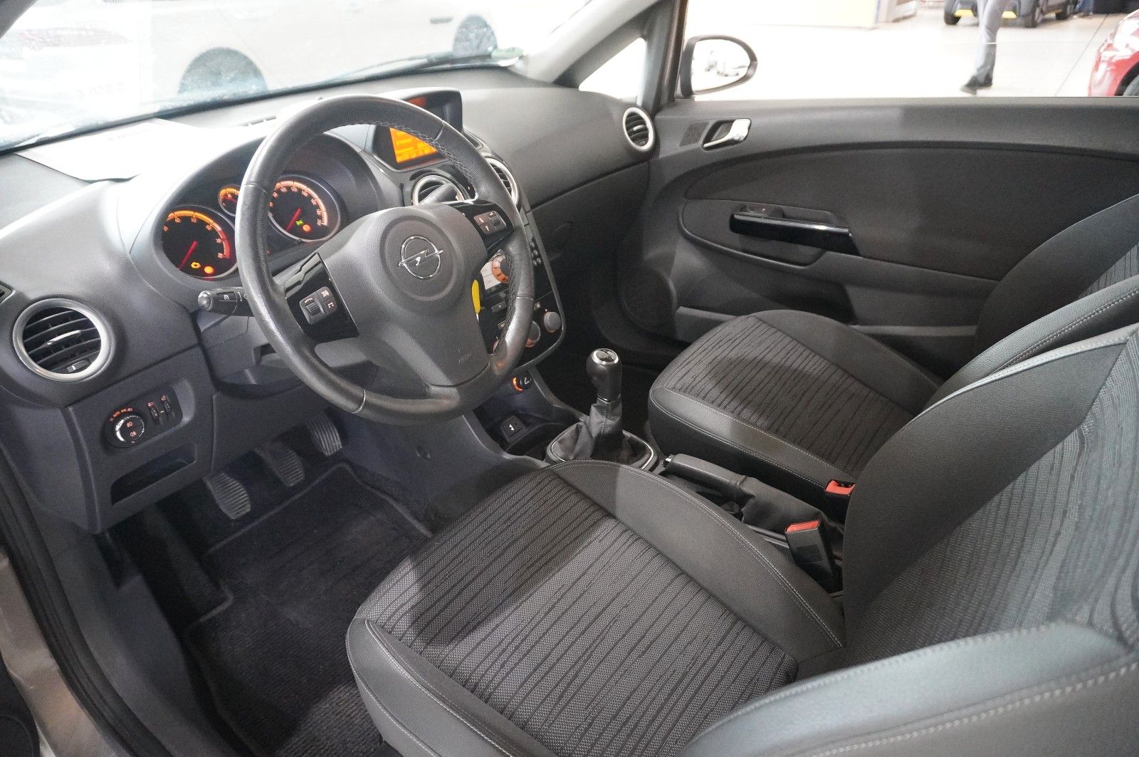 Fahrzeugabbildung Opel Corsa D 1.4 ENERGY 3-TÜR KLIMA/WINTER/NEBEL/PDC
