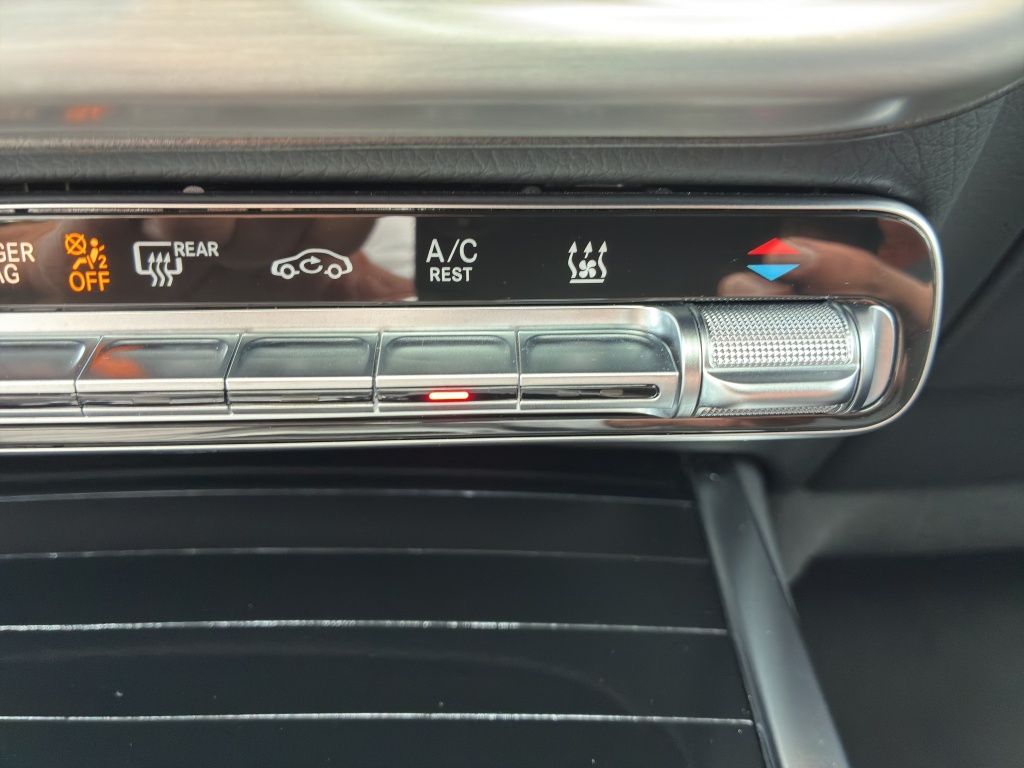Fahrzeugabbildung Mercedes-Benz G 450 d NIGHT*AHZV*GSHD*DISTR*M-BEAM*STHZG*360°*