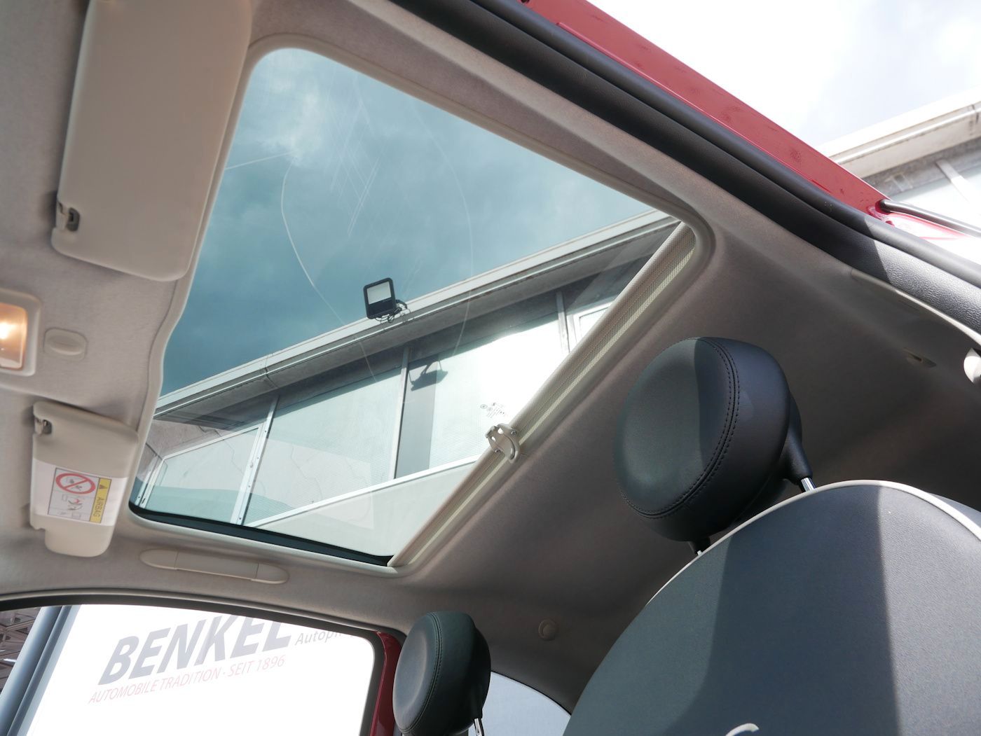 Fahrzeugabbildung Fiat 500 1.2 8V Lounge Panorama Sitzheiz PDC Klimaaut