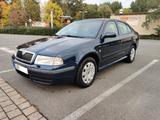 Skoda Octavia 1.8 Turbo Elegance Elegance - Skoda Octavia: Turbo