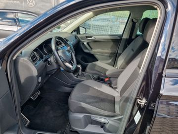 Volkswagen Tiguan - 12