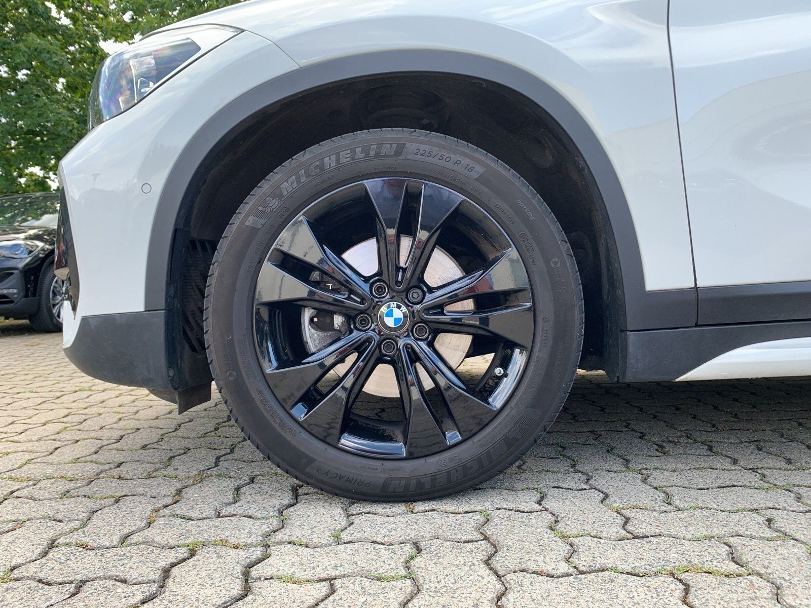 BMW X1 sDrive18i Sport Line Aut Kamera LED Navi BT foto 3