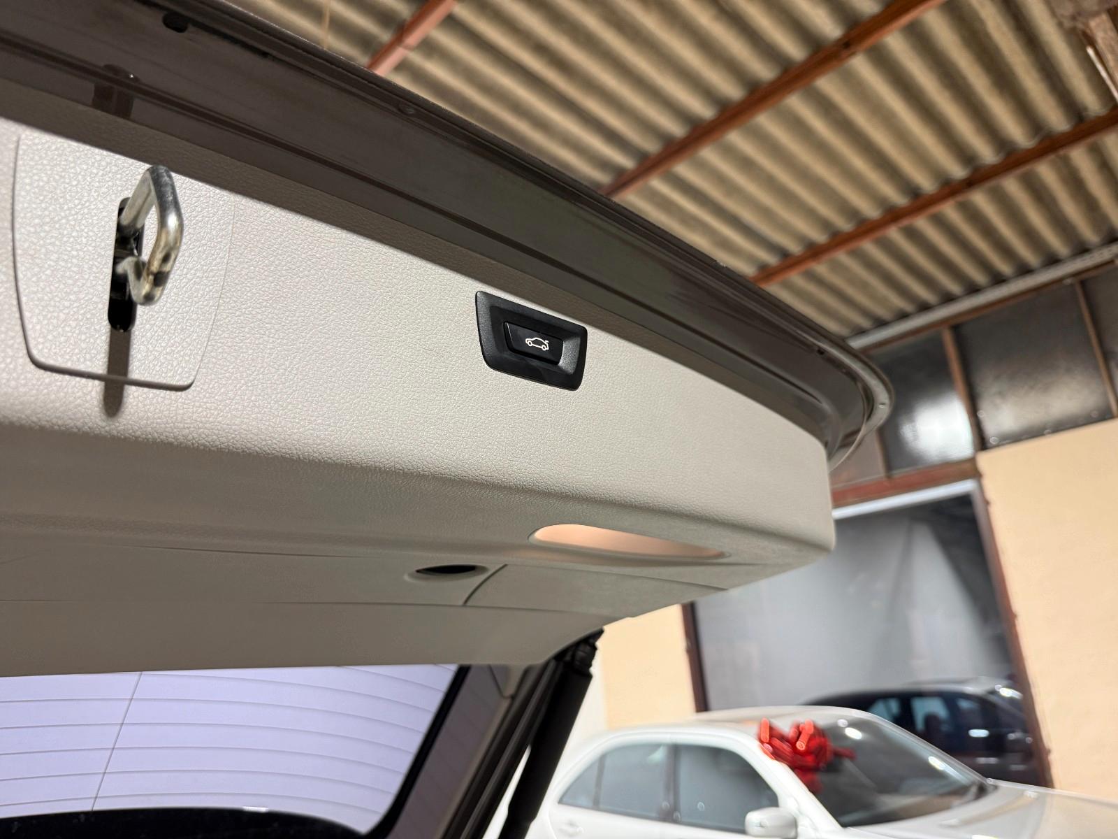 BMW 320i Touring F31 184 ch Luxury • Boîte auto • GPS • Hayon électrique • Xénon • Crit'Air 1