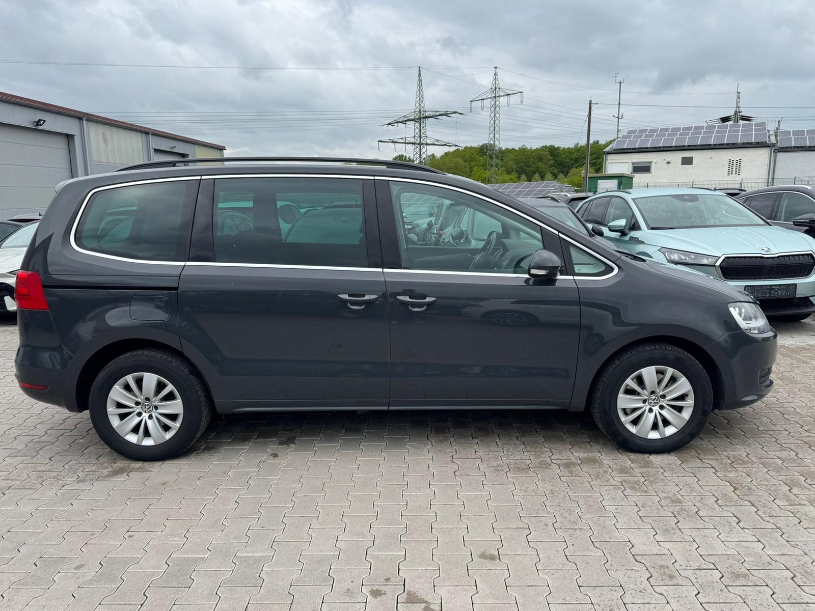 Volkswagen Sharan 2.0 TDI Comfortl. AHK*KLIMA*TEMP*NAVI*PDC