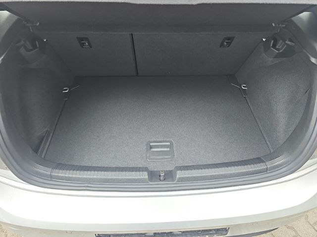 Fahrzeugabbildung Volkswagen Polo GOAL 1,0 TSI DSG NAVI KEYLESS LED SHZ DAB A