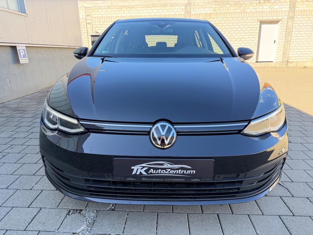 Volkswagen Golf VIII Lim LifeKAMERALEDVIRTUELLAUTOMATI 2023