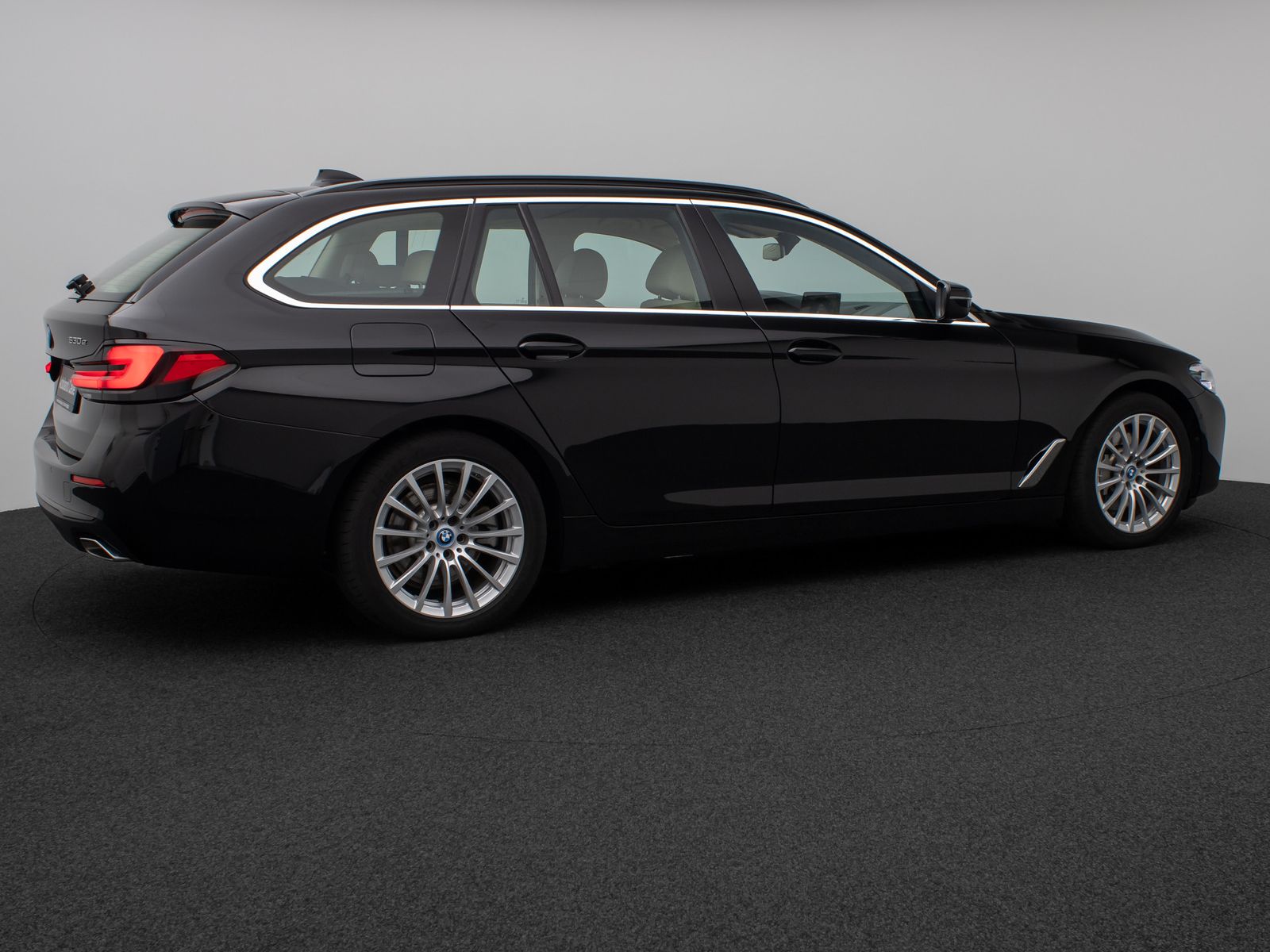 Fahrzeugabbildung BMW 530e xD DAB HiFi Leder Lenkradheizgung AHK Alarm