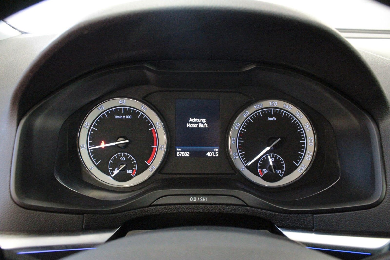 Fahrzeugabbildung SKODA Karoq 1.0 TSI AMBITION  AHK *Allwetter*