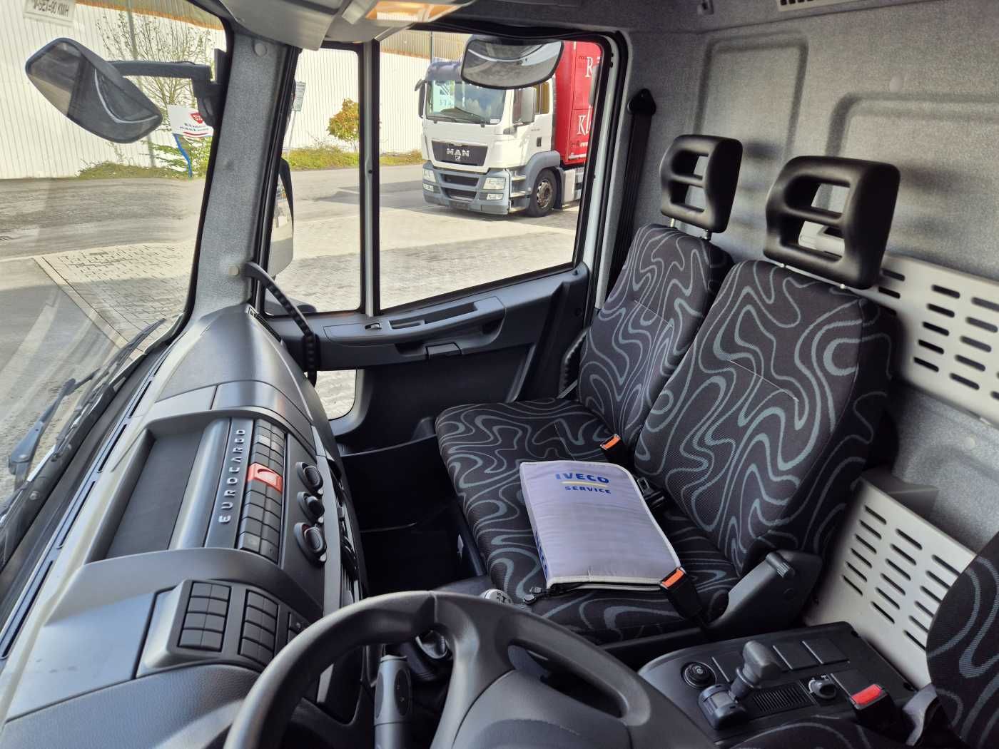 Fahrzeugabbildung Iveco Eurocargo ML75E16 4x2 Koffer + LBW 48tkm