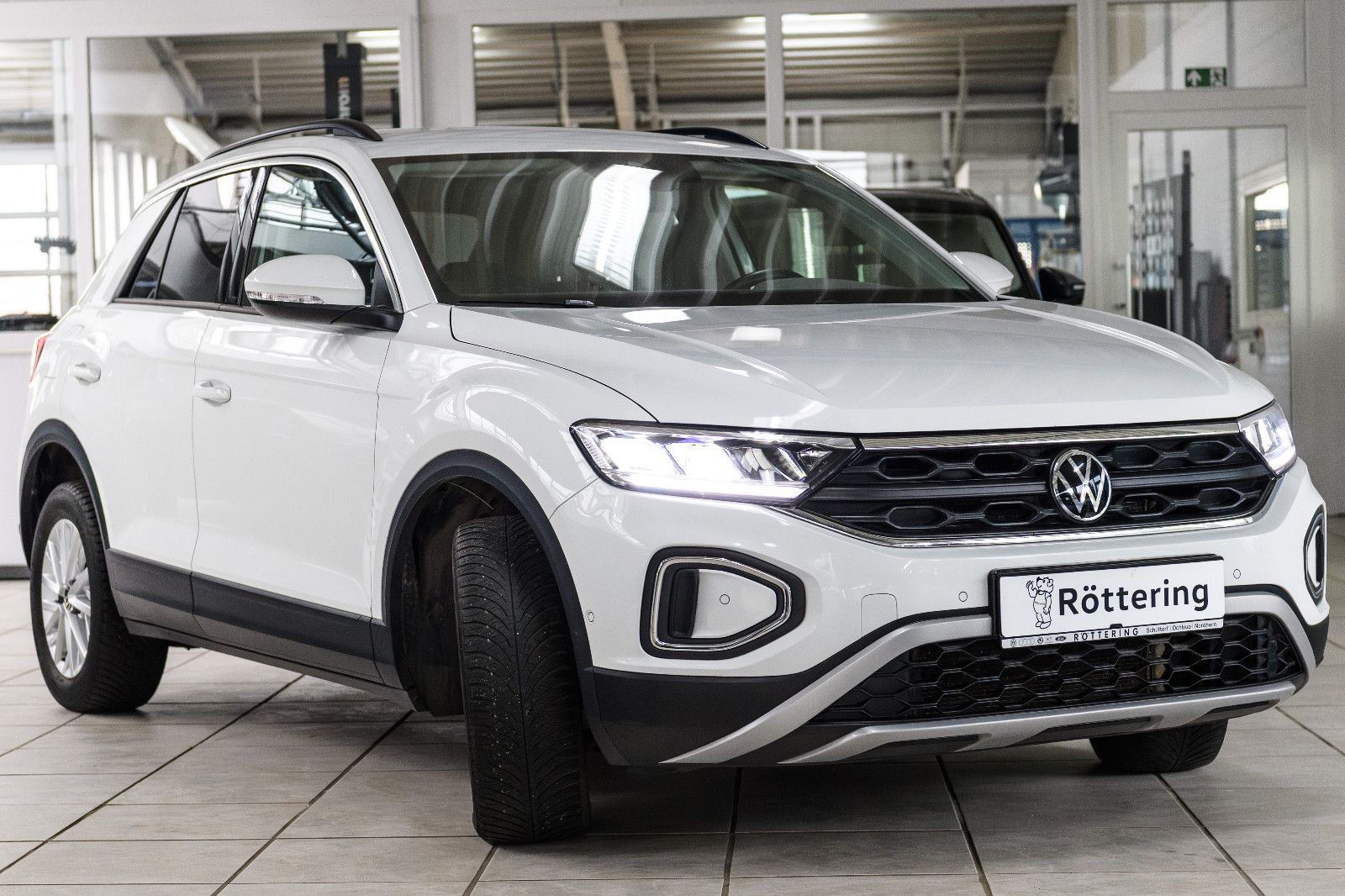 Fahrzeugabbildung Volkswagen T-Roc Life 1.0 TSI NAVI+PDC+SHZ+APP
