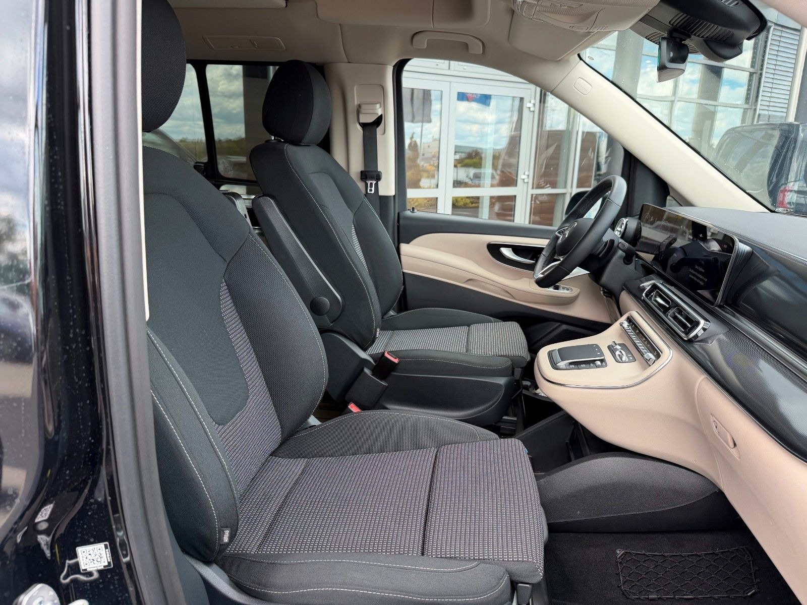 Fahrzeugabbildung Mercedes-Benz V 250 d Marco Polo 4MATIC AIRMATIC AHK2,5 Markis