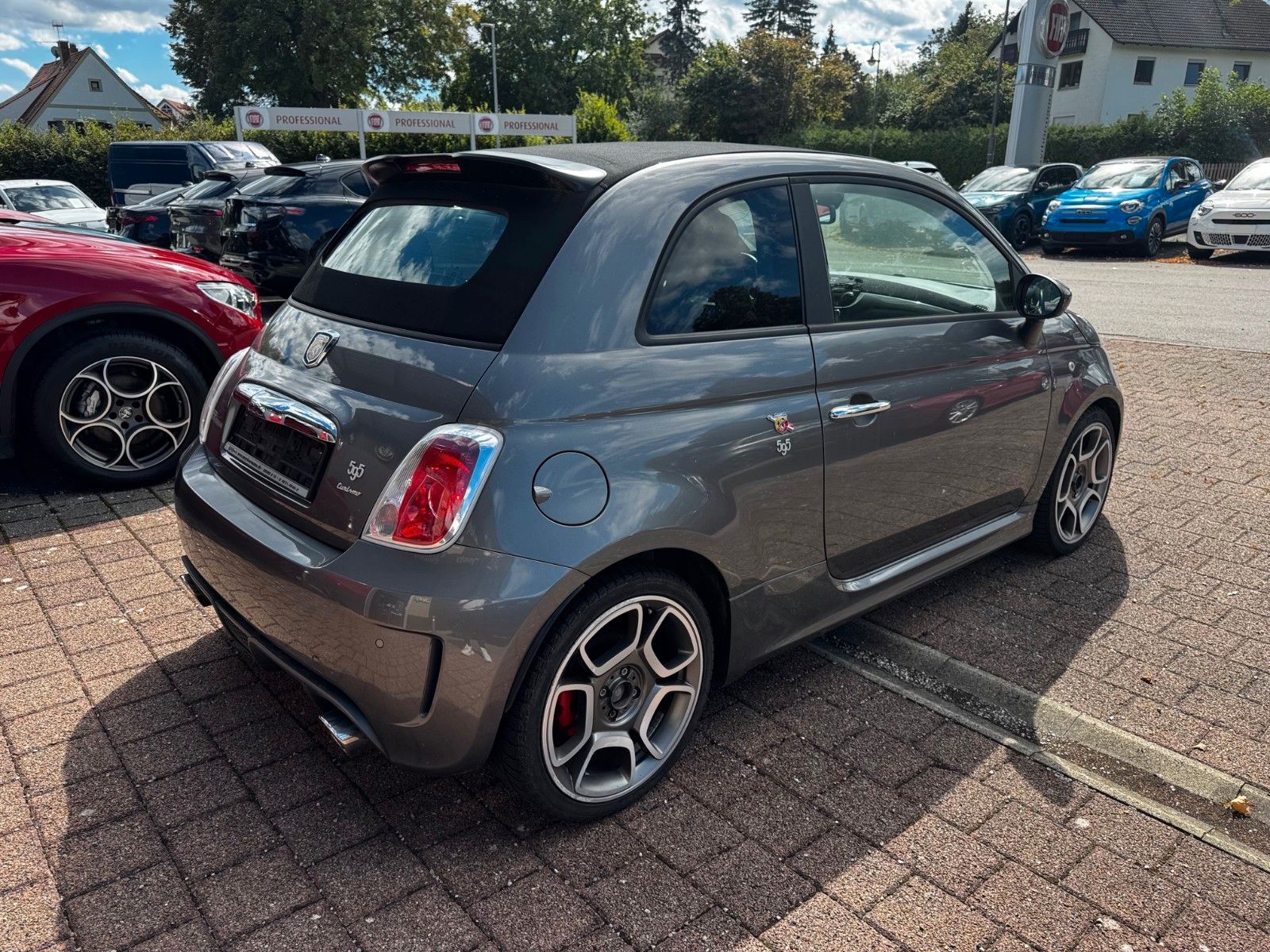 Fahrzeugabbildung Abarth 595C Turismo 1.4 T-Jet 16V Cabrio Automatik