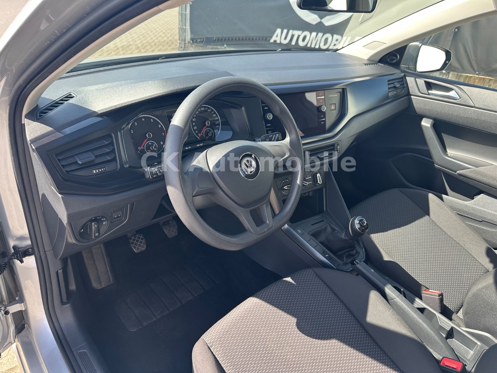 Fahrzeugabbildung Volkswagen Polo VI Trendline 1.0 BMT/Klima/Navi/PDC