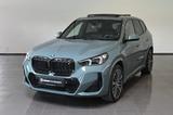 BMW iX1 30 xDrive M Sport AHK Pano HUD H&K ACC 20" - BMW iX1 mit Schiebedach
