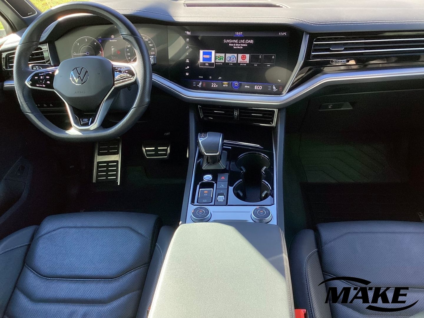 Touareg R-Line 3.0 TDI DSG 4m PD LUFTFED LEDER